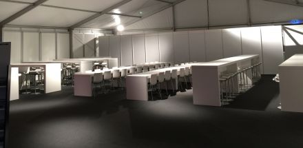 Messebau Frankfurt Messemöbel Beleuchtung Strom